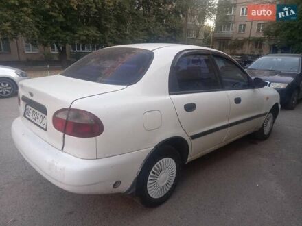Дэу Ланос 1998 в Кривом Роге на Automoto.ua Белый Дэу Ланос, объемом двигателя 1.5 л и пробегом 200 тыс. км за 2000 $, фото 1 на Automoto.ua