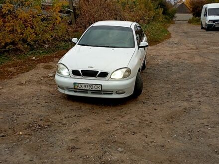 Белый Дэу Ланос, объемом двигателя 1.5 л и пробегом 225 тыс. км за 1800 $, фото 1 на Automoto.ua