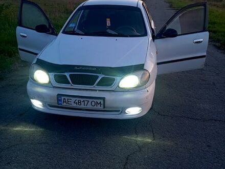 Деу Ланос 1998 у Дніпро (Дніпропетровську) на Automoto.ua Білий Деу Ланос, об'ємом двигуна 1.5 л та пробігом 365 тис. км за 1200 $, фото 1 на Automoto.ua