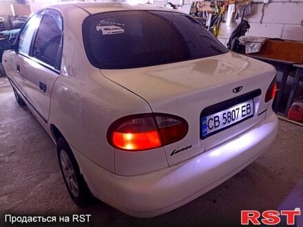 Белый Дэу Ланос, объемом двигателя 1.5 л и пробегом 300 тыс. км за 1250 $, фото 1 на Automoto.ua