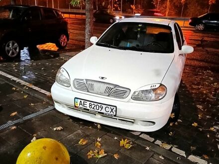 Дэу Ланос 2003 в Днепре (Днепропетровске) на Automoto.ua Белый Дэу Ланос, объемом двигателя 15 л и пробегом 200 тыс. км за 2300 $, фото 1 на Automoto.ua