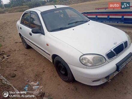 Дэу Ланос 2003 в Измаиле на Automoto.ua Белый Дэу Ланос, объемом двигателя 1.5 л и пробегом 150 тыс. км за 2500 $, фото 1 на Automoto.ua