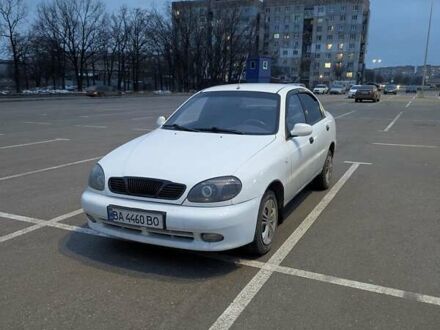 Дэу Ланос 2004 в Кропивницком (Кировограде) на Automoto.ua Белый Дэу Ланос, объемом двигателя 1.5 л и пробегом 270 тыс. км за 1850 $, фото 1 на Automoto.ua