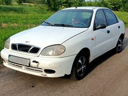 Деу Ланос 2004 у Донецьку на Automoto.ua Білий Деу Ланос, об'ємом двигуна 1.5 л та пробігом 175 тис. км за 1560 $, фото 1 на Automoto.ua
