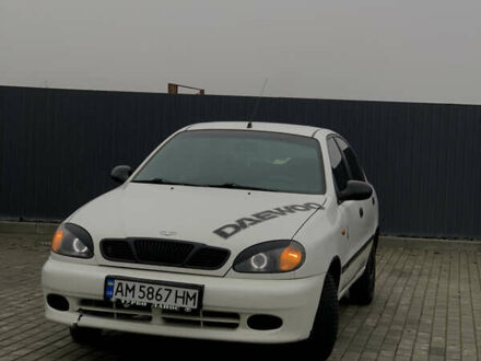 Дэу Ланос 2004 в Житомире на Automoto.ua Белый Дэу Ланос, объемом двигателя 1.5 л и пробегом 216 тыс. км за 2350 $, фото 1 на Automoto.ua