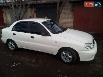 Дэу Ланос 2004 в Кривом Роге на Automoto.ua Белый Дэу Ланос, объемом двигателя 1.5 л и пробегом 188 тыс. км за 2300 $, фото 1 на Automoto.ua