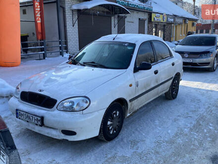 Белый Дэу Ланос, объемом двигателя 1.5 л и пробегом 228 тыс. км за 2600 $, фото 1 на Automoto.ua