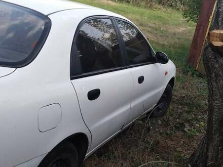 Дэу Ланос 2005 в Кривом Роге на Automoto.ua Белый Дэу Ланос, объемом двигателя 1.5 л и пробегом 250 тыс. км за 1900 $, фото 1 на Automoto.ua