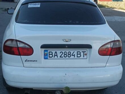 Дэу Ланос 2005 в Каменке на Automoto.ua Белый Дэу Ланос, объемом двигателя 1.5 л и пробегом 296 тыс. км за 2200 $, фото 1 на Automoto.ua