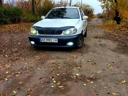 Белый Дэу Ланос, объемом двигателя 1.5 л и пробегом 0 тыс. км за 2000 $, фото 1 на Automoto.ua