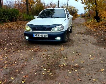 Белый Дэу Ланос, объемом двигателя 1.5 л и пробегом 0 тыс. км за 2000 $, фото 1 на Automoto.ua