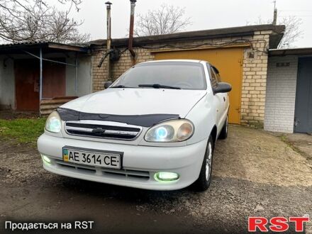 Белый Дэу Ланос, объемом двигателя 1.5 л и пробегом 259 тыс. км за 2400 $, фото 1 на Automoto.ua