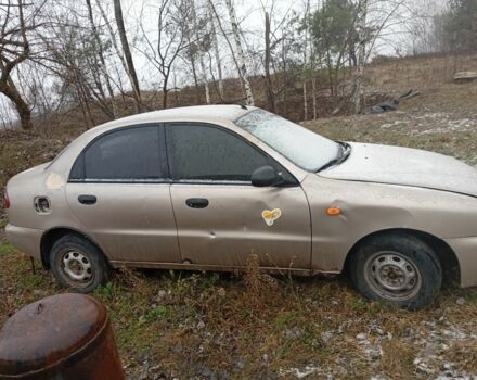 Бежевый Дэу Ланос, объемом двигателя 1.5 л и пробегом 300 тыс. км за 829 $, фото 2 на Automoto.ua