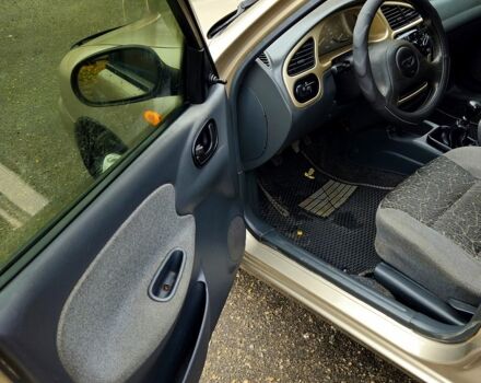 Бежевый Дэу Ланос, объемом двигателя 1.5 л и пробегом 220 тыс. км за 2750 $, фото 6 на Automoto.ua