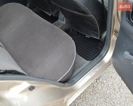 Бежевый Дэу Ланос, объемом двигателя 1.5 л и пробегом 268 тыс. км за 2900 $, фото 15 на Automoto.ua