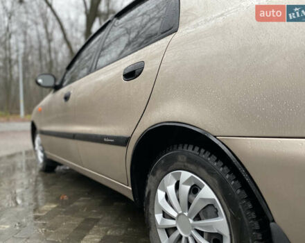 Бежевый Дэу Ланос, объемом двигателя 1.5 л и пробегом 165 тыс. км за 2850 $, фото 4 на Automoto.ua