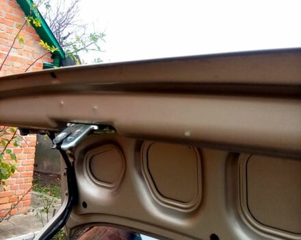 Бежевий Деу Ланос, об'ємом двигуна 1.4 л та пробігом 138 тис. км за 2650 $, фото 3 на Automoto.ua