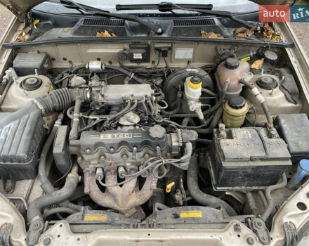 Бежевый Дэу Ланос, объемом двигателя 1.5 л и пробегом 168 тыс. км за 2400 $, фото 6 на Automoto.ua