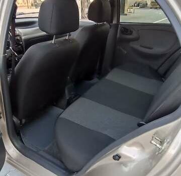 Бежевый Дэу Ланос, объемом двигателя 1.5 л и пробегом 92 тыс. км за 3400 $, фото 5 на Automoto.ua