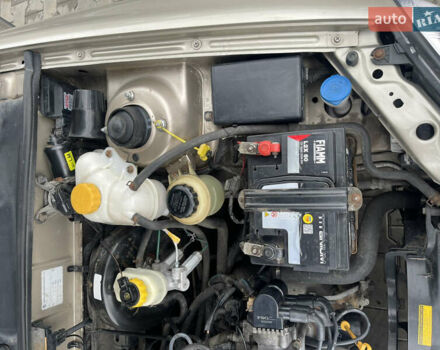 Бежевый Дэу Ланос, объемом двигателя 1.5 л и пробегом 207 тыс. км за 3400 $, фото 2 на Automoto.ua