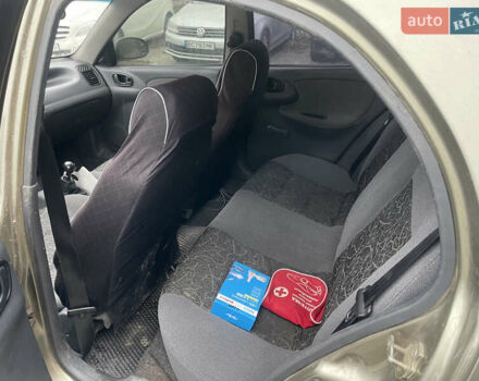 Бежевый Дэу Ланос, объемом двигателя 1.5 л и пробегом 200 тыс. км за 2000 $, фото 5 на Automoto.ua