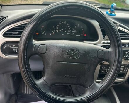 Бежевый Дэу Ланос, объемом двигателя 1.5 л и пробегом 170 тыс. км за 3650 $, фото 4 на Automoto.ua