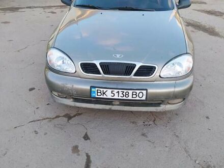 Деу Ланос 2004 у Сарнах на Automoto.ua Бежевий Деу Ланос, об'ємом двигуна 1.5 л та пробігом 343 тис. км за 2000 $, фото 1 на Automoto.ua