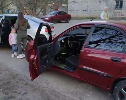 Дэу Ланос 2005 в Желтых Водах на Automoto.ua Красный Дэу Ланос, объемом двигателя 1.5 л и пробегом 300 тыс. км за 3500 $, фото 3 на Automoto.ua