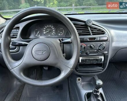 Красный Дэу Ланос, объемом двигателя 1.5 л и пробегом 265 тыс. км за 2300 $, фото 3 на Automoto.ua