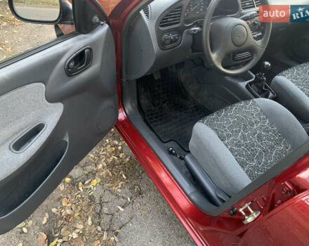 Деу Ланос 2006 у Запоріжжя на Automoto.ua Червоний Деу Ланос, об'ємом двигуна 1.5 л та пробігом 51 тис. км за 3800 $, фото 7 на Automoto.ua