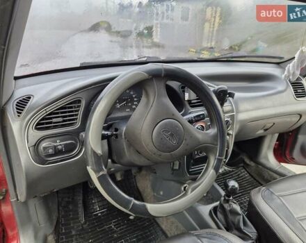 Красный Дэу Ланос, объемом двигателя 1.5 л и пробегом 183 тыс. км за 2700 $, фото 6 на Automoto.ua