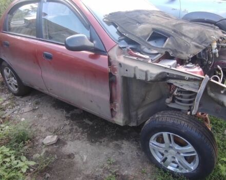 Красный Дэу Ланос, объемом двигателя 0 л и пробегом 150 тыс. км за 800 $, фото 1 на Automoto.ua