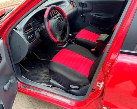 Деу Ланос 2008 у Харкові на Automoto.ua Червоний Деу Ланос, об'ємом двигуна 1.4 л та пробігом 157 тис. км за 2000 $, фото 10 на Automoto.ua