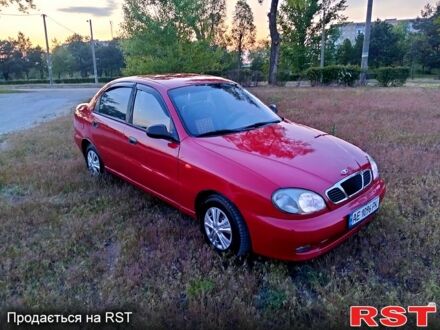 Дэу Ланос 1998 в Каменское - Днепродзержинск на Automoto.ua Красный Дэу Ланос, объемом двигателя 1.5 л и пробегом 241 тыс. км за 1800 $, фото 1 на Automoto.ua