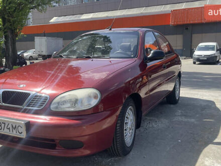 Деу Ланос 2002 у Києві на Automoto.ua Червоний Деу Ланос, об'ємом двигуна 1.5 л та пробігом 180 тис. км за 2000 $, фото 1 на Automoto.ua