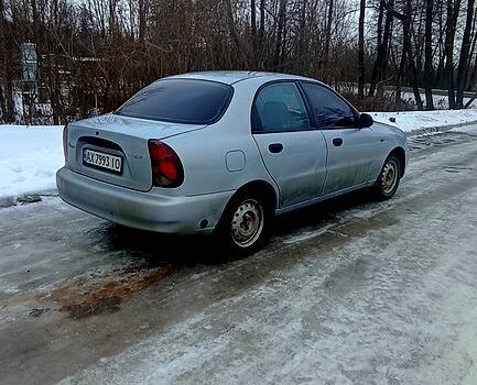 Деу Ланос, об'ємом двигуна 1.6 л та пробігом 200 тис. км за 2500 $, фото 3 на Automoto.ua