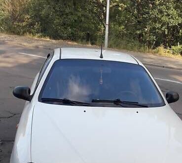 Дэу Ланос 2005 в Киеве на Automoto.ua Дэу Ланос, объемом двигателя 1.6 л и пробегом 162 тыс. км за 1950 $, фото 1 на Automoto.ua