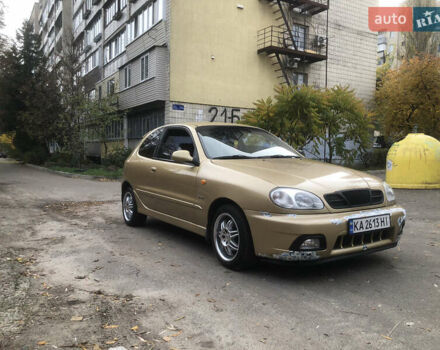 Желтый Дэу Ланос, объемом двигателя 1.6 л и пробегом 215 тыс. км за 2500 $, фото 3 на Automoto.ua