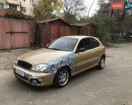 Желтый Дэу Ланос, объемом двигателя 1.6 л и пробегом 215 тыс. км за 2500 $, фото 1 на Automoto.ua