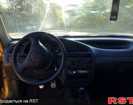 Дэу Ланос 2002 в Днепре (Днепропетровске) на Automoto.ua Желтый Дэу Ланос, объемом двигателя 1.5 л и пробегом 113 тыс. км за 1100 $, фото 3 на Automoto.ua