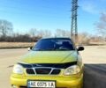 Желтый Дэу Ланос, объемом двигателя 1.6 л и пробегом 330 тыс. км за 2100 $, фото 1 на Automoto.ua