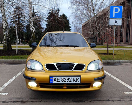 Желтый Дэу Ланос, объемом двигателя 1.5 л и пробегом 200 тыс. км за 3350 $, фото 1 на Automoto.ua