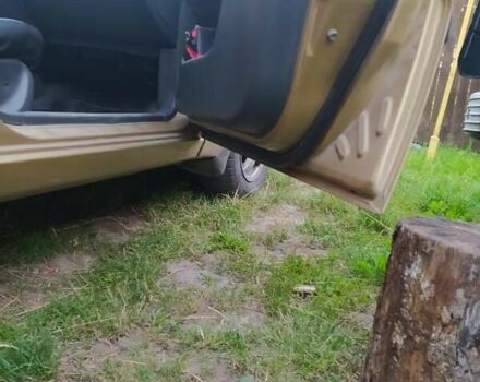 Желтый Дэу Ланос, объемом двигателя 1.6 л и пробегом 265 тыс. км за 2850 $, фото 5 на Automoto.ua