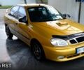 Жовтий Деу Ланос, об'ємом двигуна 1.5 л та пробігом 200 тис. км за 3200 $, фото 1 на Automoto.ua