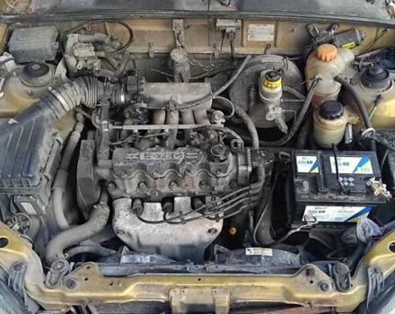 Желтый Дэу Ланос, объемом двигателя 1.5 л и пробегом 272 тыс. км за 2000 $, фото 2 на Automoto.ua