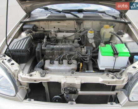 Дэу Ланос 2004 в Днепре (Днепропетровске) на Automoto.ua Желтый Дэу Ланос, объемом двигателя 1.5 л и пробегом 147 тыс. км за 3500 $, фото 5 на Automoto.ua