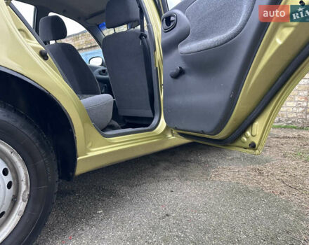 Жовтий Деу Ланос, об'ємом двигуна 1.4 л та пробігом 64 тис. км за 2550 $, фото 12 на Automoto.ua