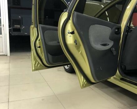 Жовтий Деу Ланос, об'ємом двигуна 1.4 л та пробігом 112 тис. км за 2999 $, фото 7 на Automoto.ua
