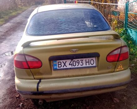 Желтый Дэу Ланос, объемом двигателя 1.4 л и пробегом 300 тыс. км за 1300 $, фото 1 на Automoto.ua