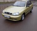 Желтый Дэу Ланос, объемом двигателя 1.39 л и пробегом 195 тыс. км за 2200 $, фото 1 на Automoto.ua